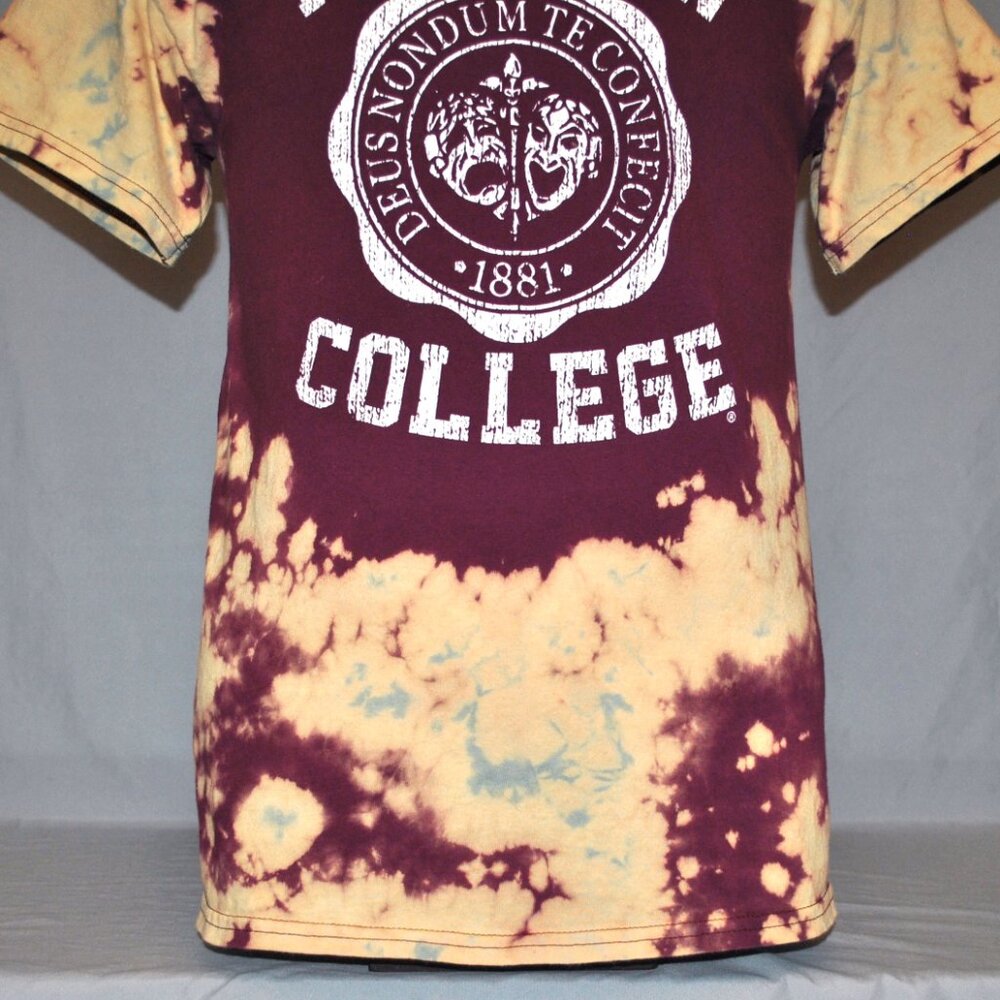 Hillman College Size Medium Tie Dye A Different World Graphic Tee Gildan - Picture 5 of 7